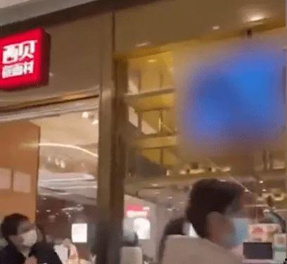 赤身裸体在线视频播放